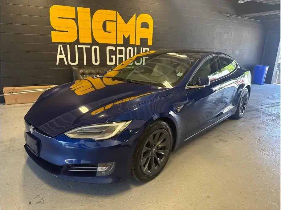 2020 Tesla Model S Long Range Plus's photo