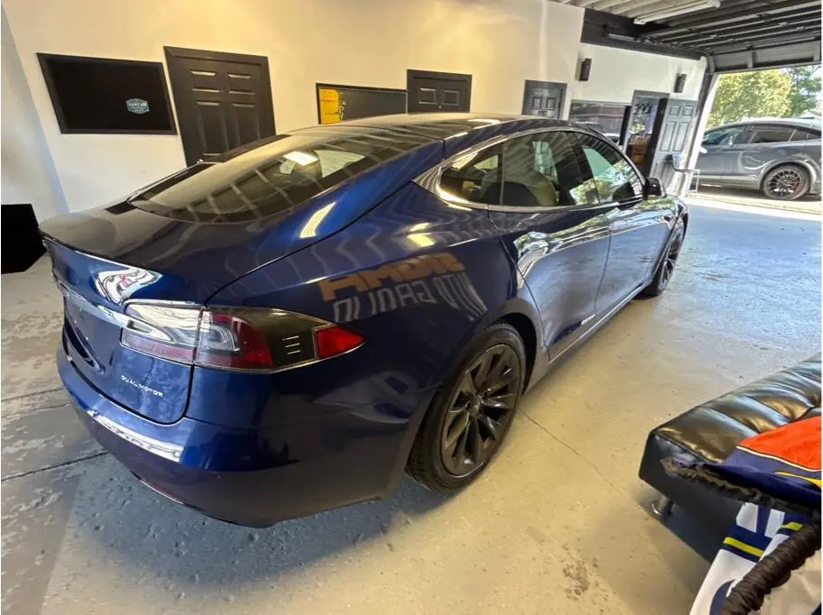 2020 Tesla Model S Long Range Plus photo 3