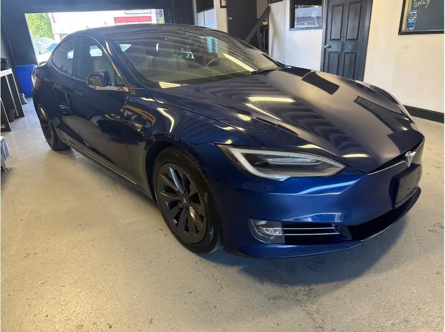 2020 Tesla Model S Long Range Plus photo 4