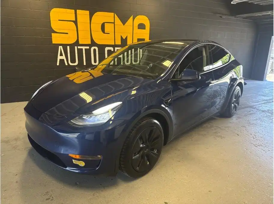 2022 Tesla Model Y Long Range Dual Motor All-Wheel Drive's photo