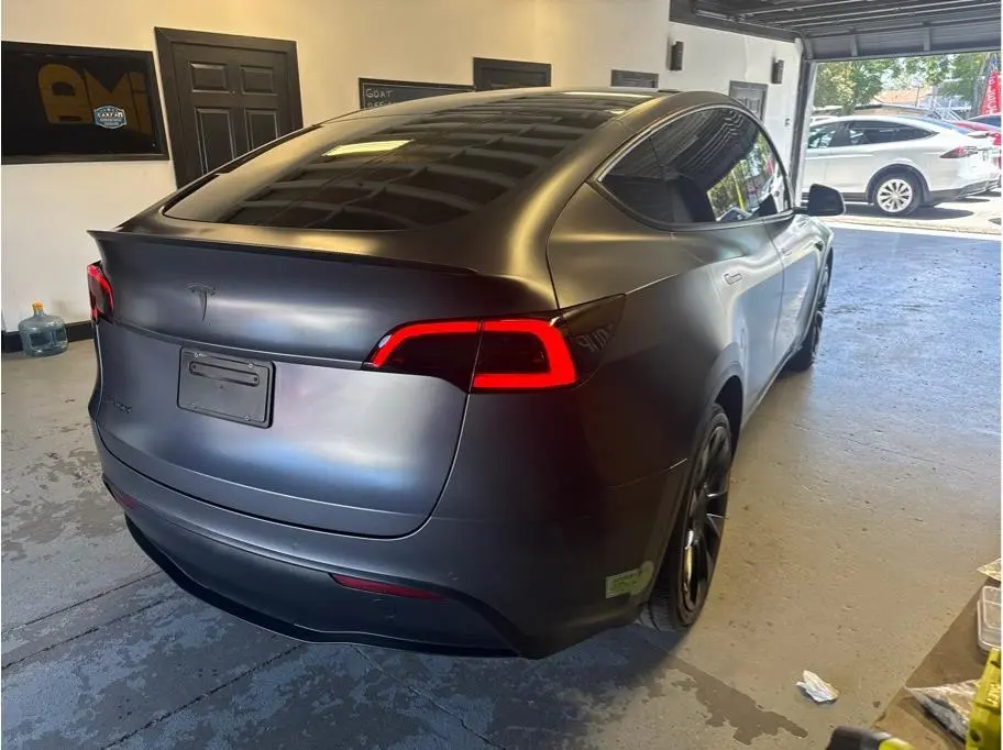 2022 Tesla Model Y Long Range Dual Motor AWD photo 5