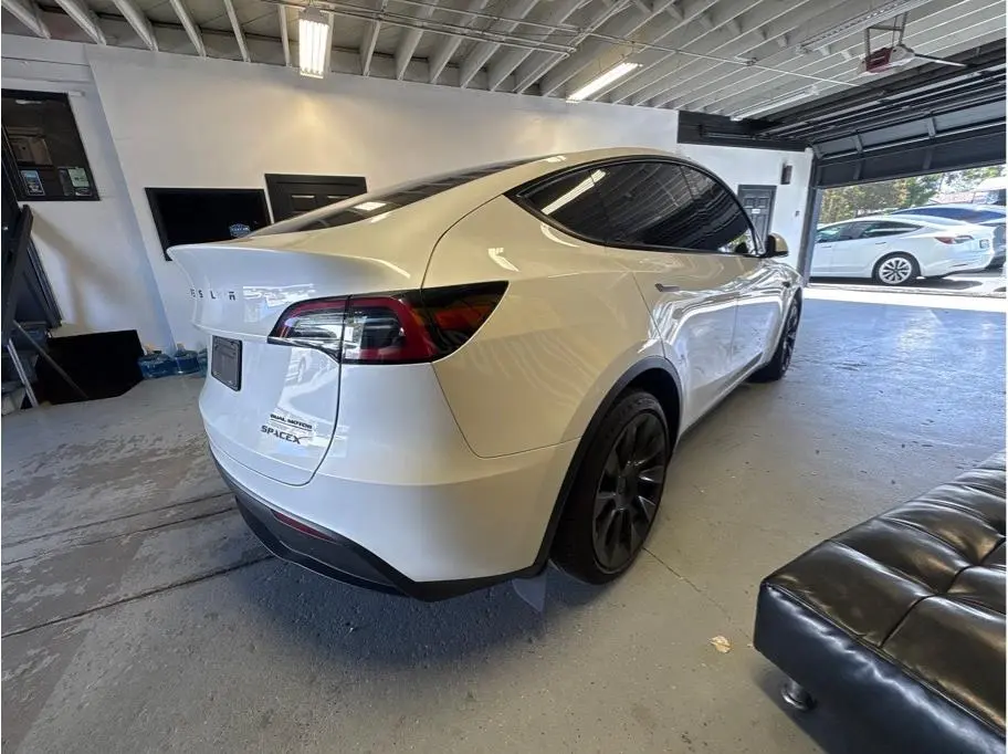 2024 Tesla Model Y Long Range Dual Motor AWD photo 5