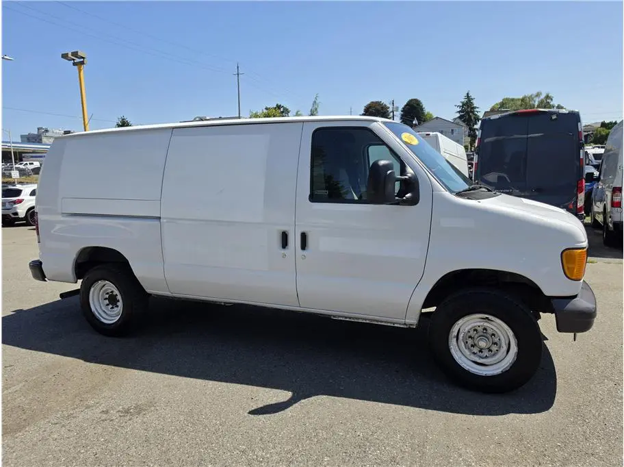 2007 Ford E-Series E-250 Van photo 4