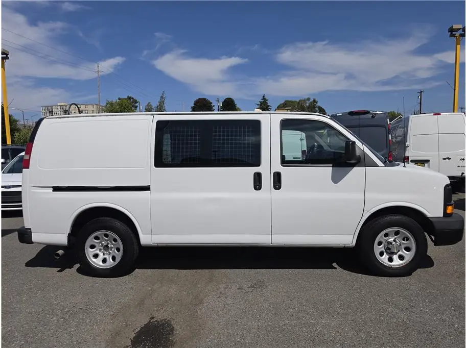 2012 Chevrolet Express 1500 Work Van photo 5