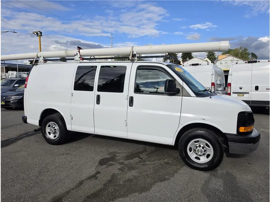 2014 Chevrolet Express 2500 Work Van HD photo 4