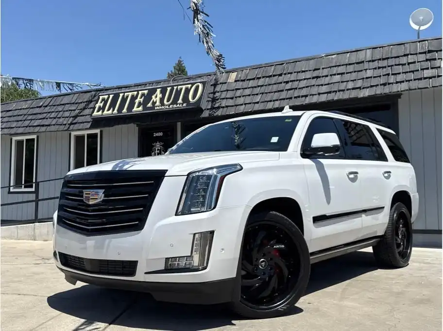 2017 Cadillac Escalade AWD Platinum's photo