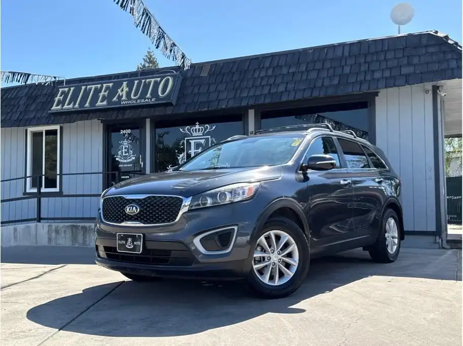 2018 Kia Sorento LX AT's photo