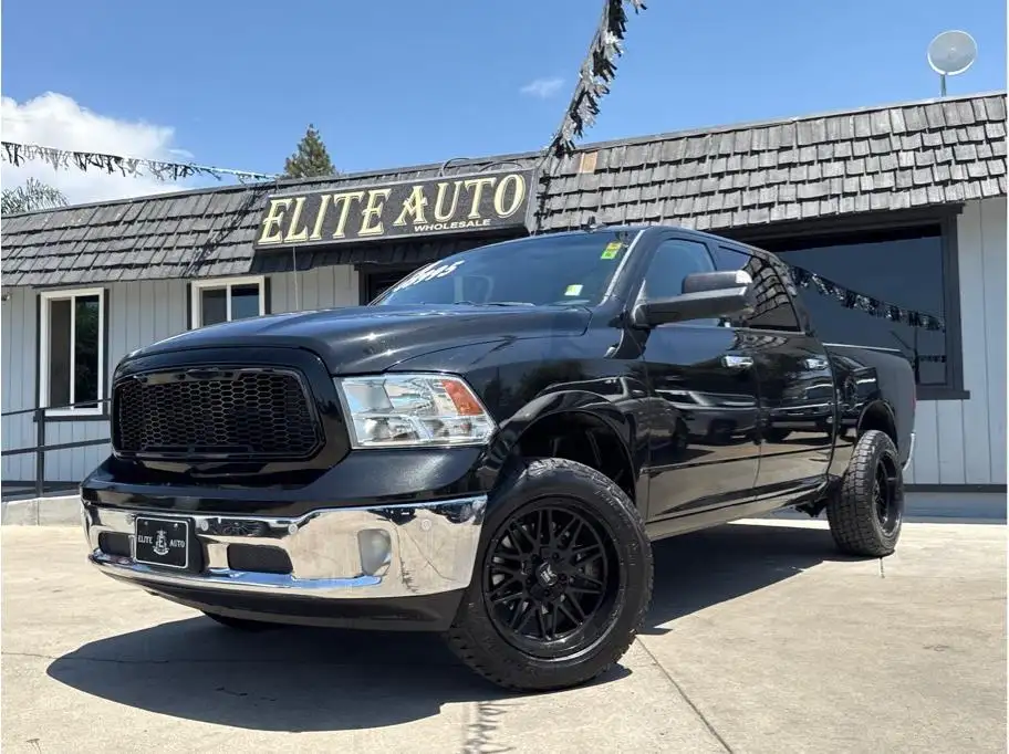2018 RAM 1500 Big Horn 4x4 Crew Cab 5'7's photo