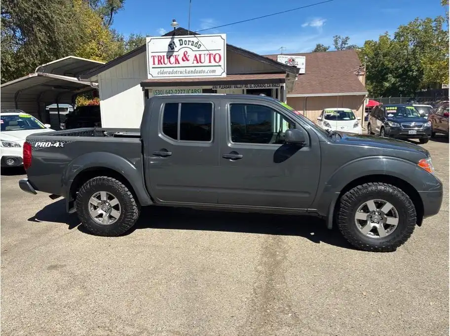 2013 Nissan Frontier 4.0 PRO-4X Crew Cab 4WD Auto's photo