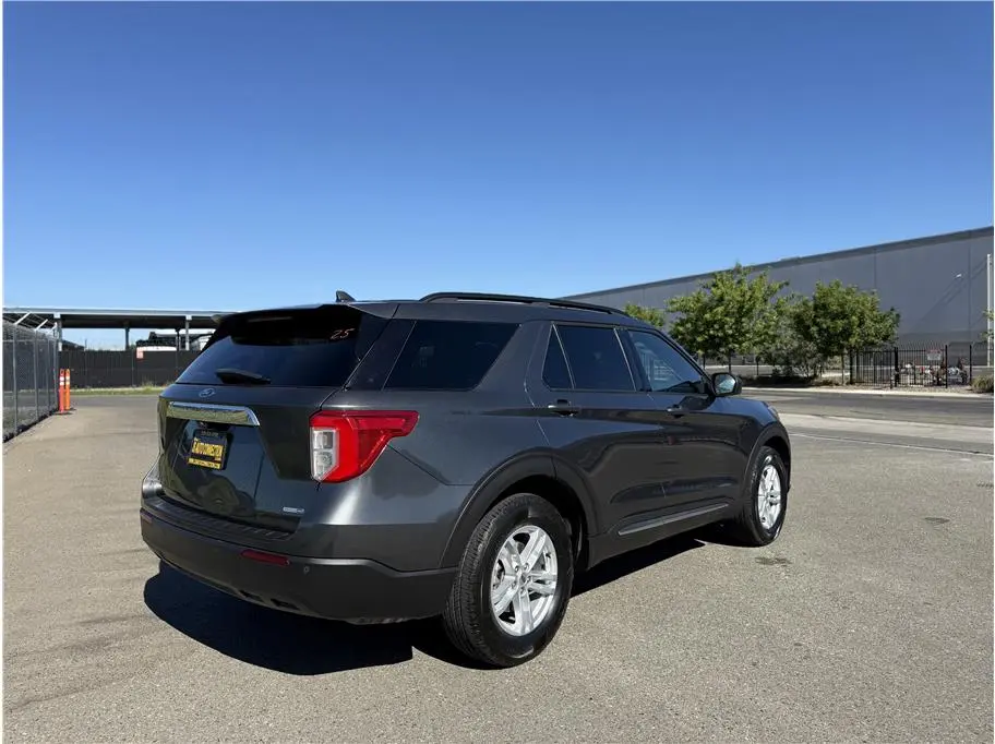 2020 Ford Explorer XLT 4WD photo 5