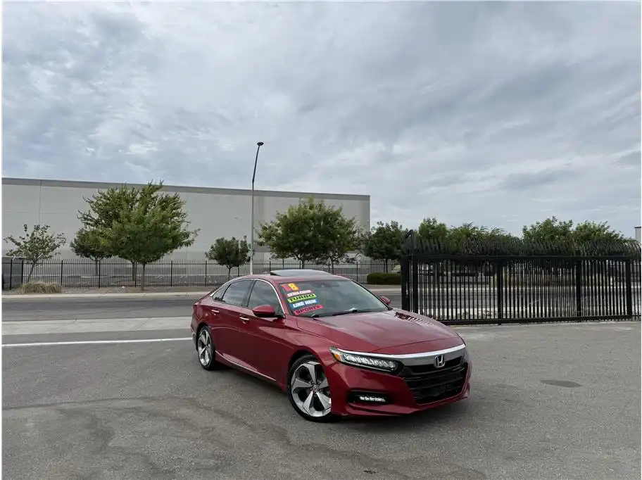 2018 Honda Accord 1.5T Touring Auto's photo