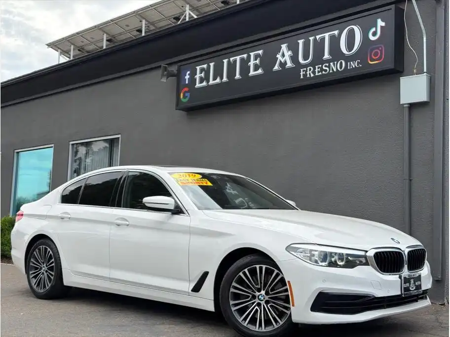 2019 BMW 5 Series 530i xDrive Sedan's photo