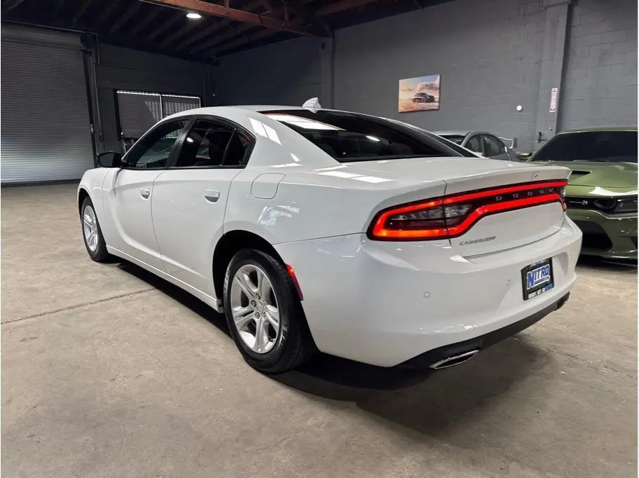 2023 Dodge Charger SXT photo 4