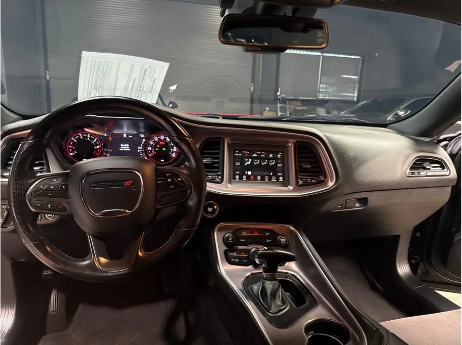 2020 Dodge Challenger SXT Auto photo 5
