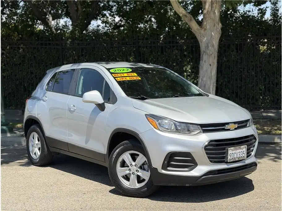 2022 Chevrolet Trax LS AWD's photo