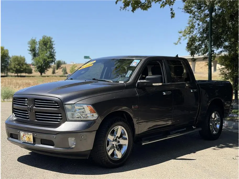 2018 RAM 1500 Big Horn Crew Cab 5'7 photo 5