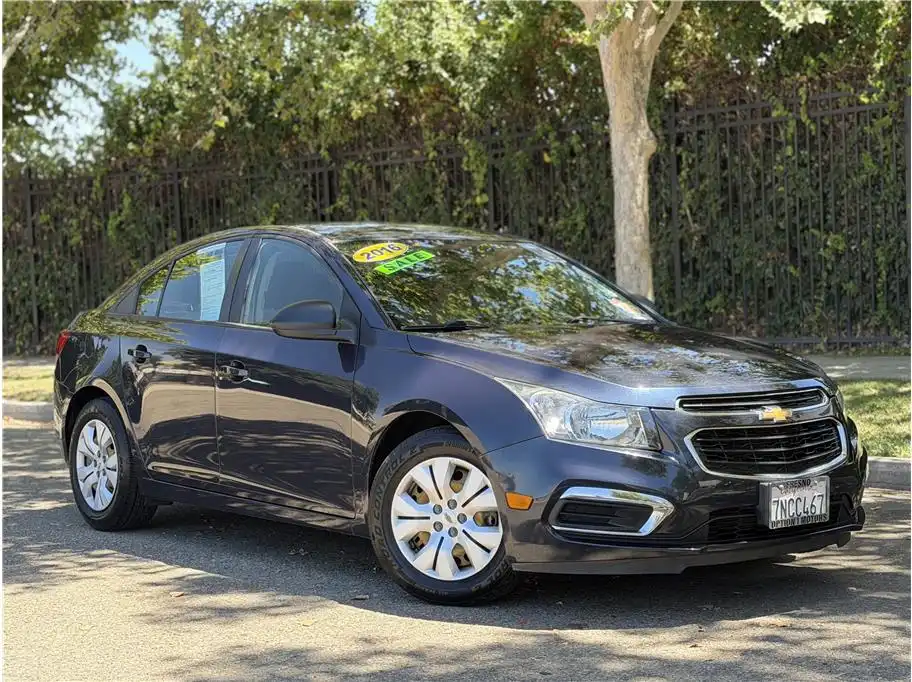 2016 Chevrolet Cruze LS Auto's photo