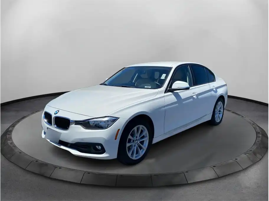 2017 BMW 3 Series 320i Sedan's photo