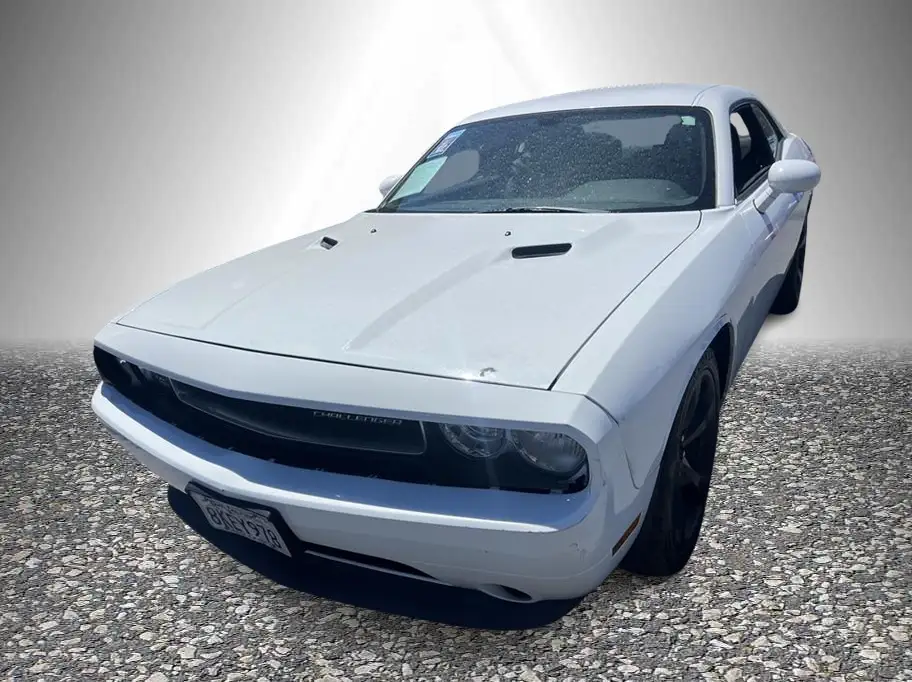 2014 Dodge Challenger SXT photo 1