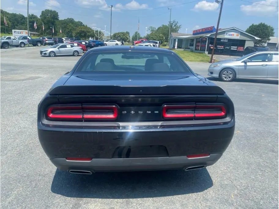 2023 Dodge Challenger SXT Auto photo 4