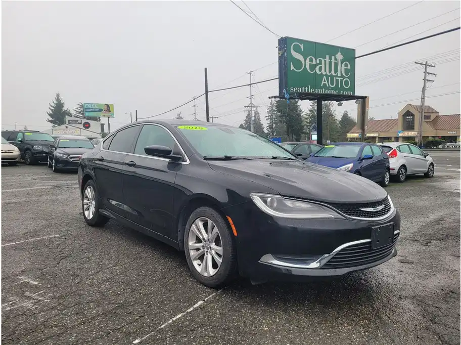 2015 Chrysler 200 Limited's photo