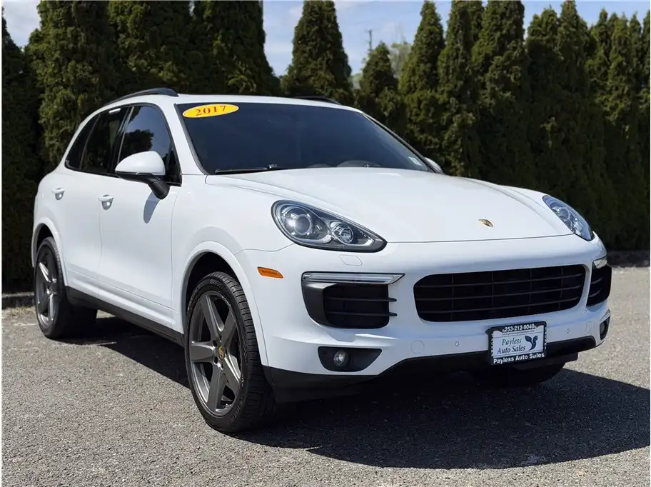 2017 Porsche Cayenne Platinum Edition's photo