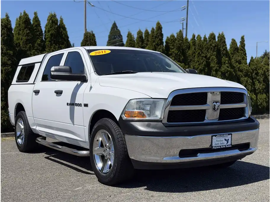 2011 RAM 1500 ST 4x4 Crew Cab's photo