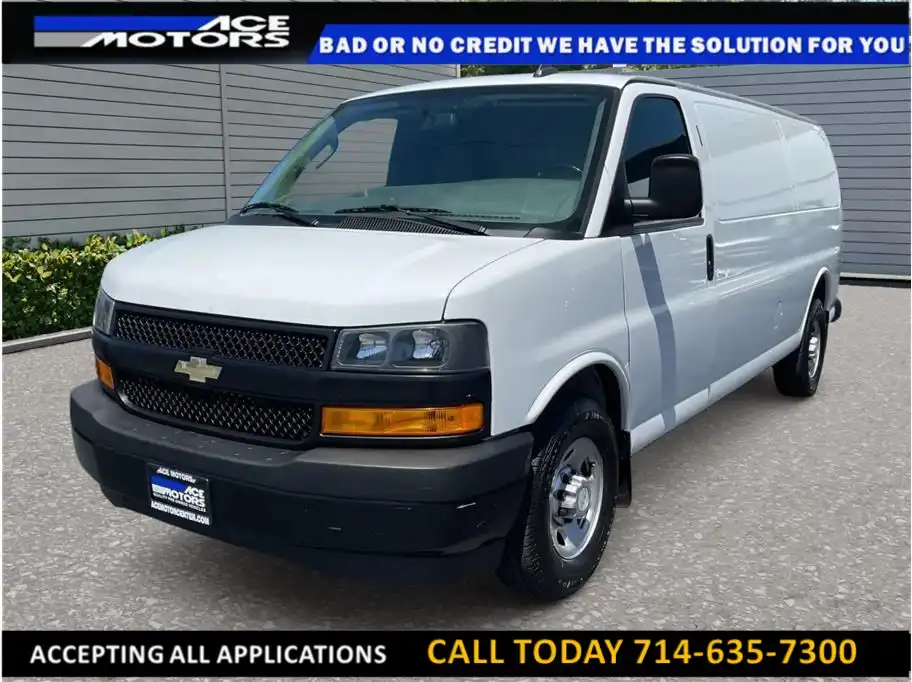 2018 Chevrolet Express 3500 Extended Work Van's photo