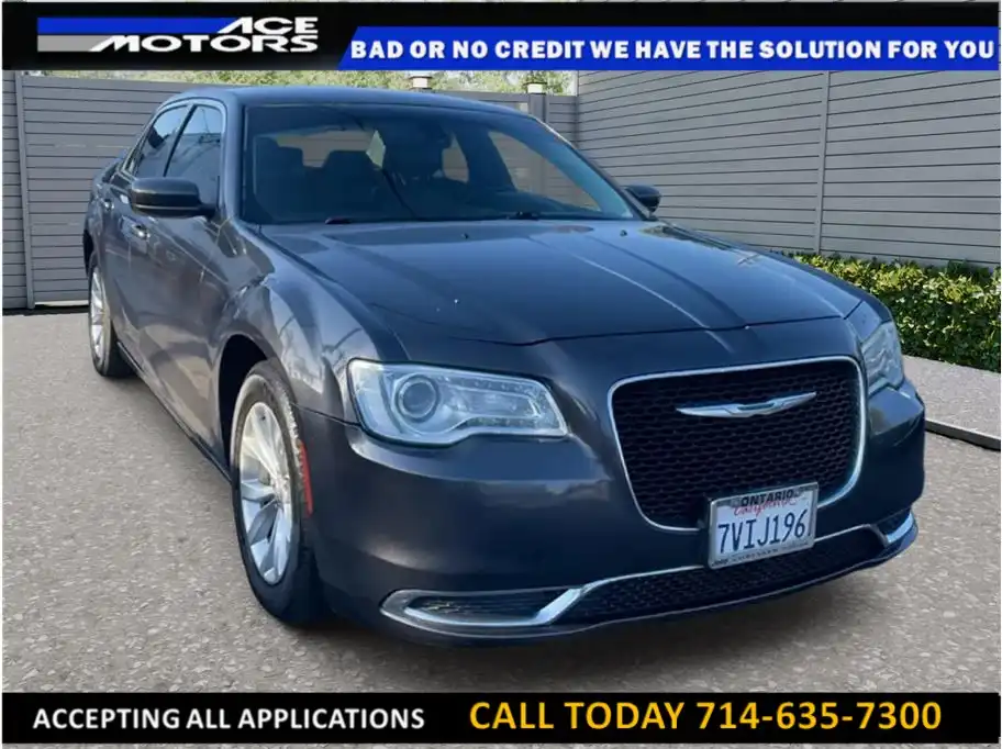 2016 Chrysler 300 Limited's photo