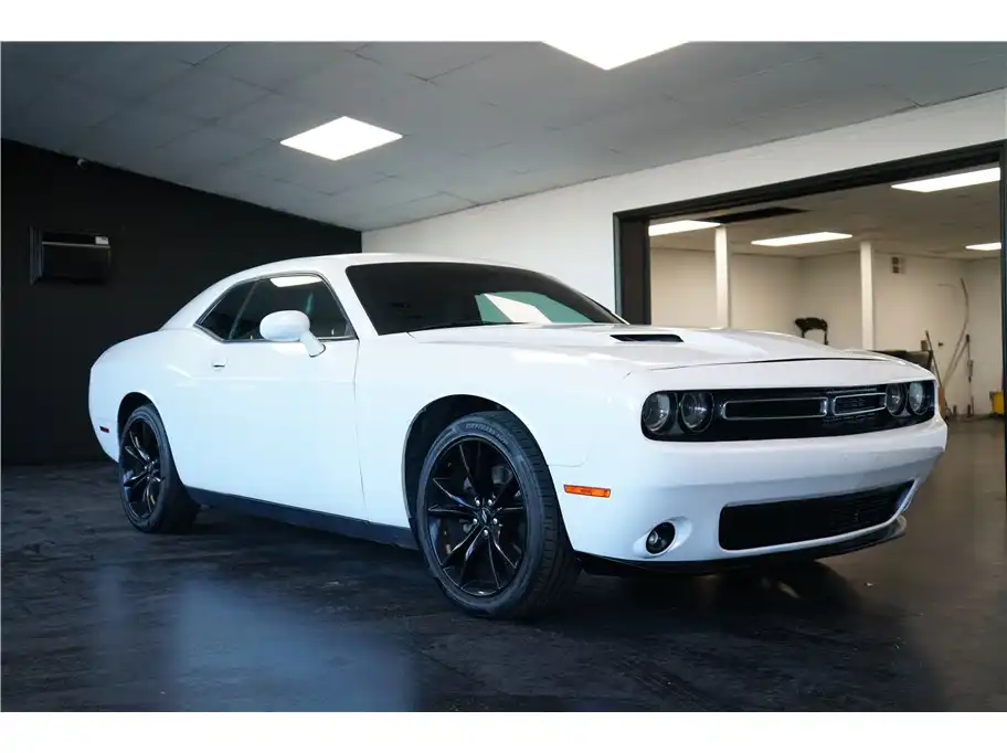2018 Dodge Challenger SXT Plus's photo