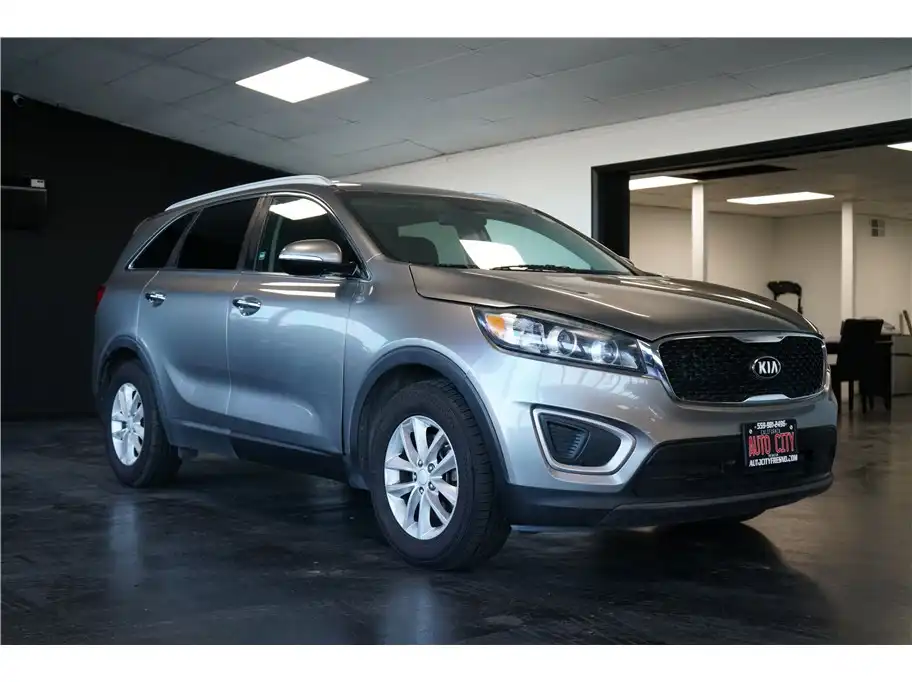 2017 Kia Sorento LX V6 AT's photo