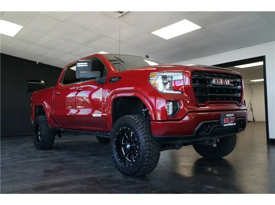 2020 GMC Sierra 4WD Crew Cab Standard Box Elevation's photo