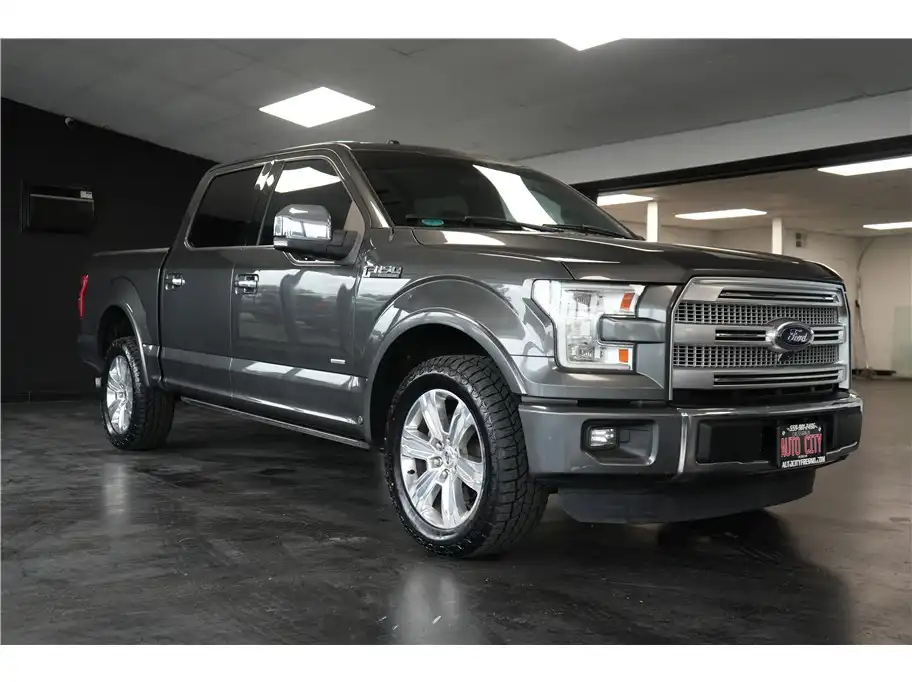 2015 Ford F-150 Platinum SuperCrew 145 in's photo