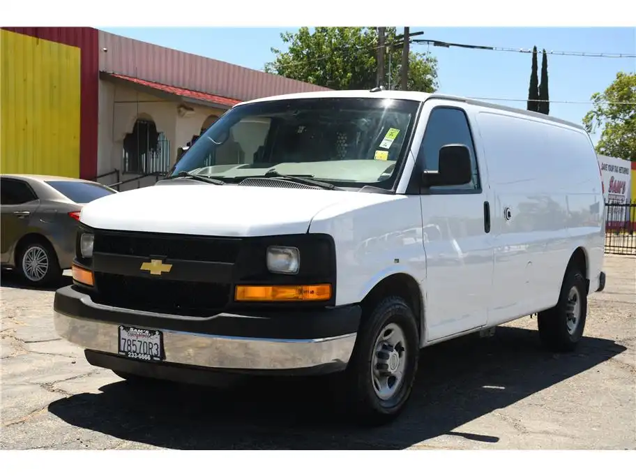 2014 Chevrolet Express 2500 Work Van HD's photo