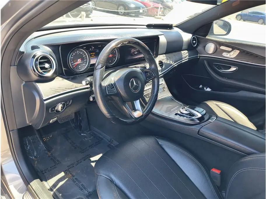 2018 Mercedes-Benz E-Class E300 photo 4