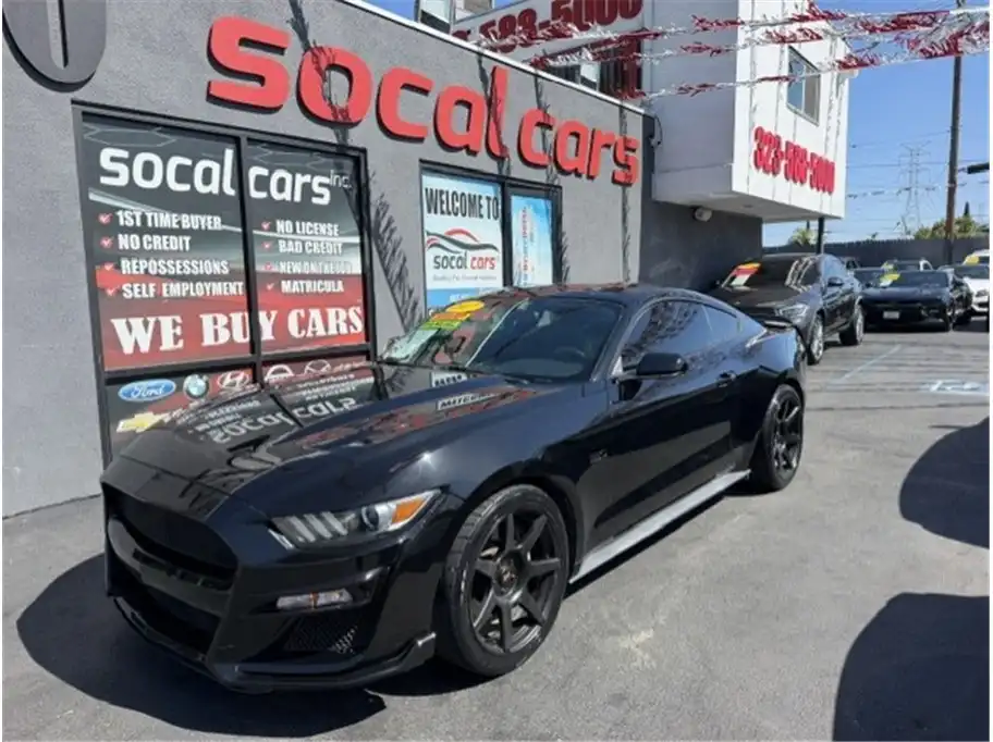 2017 Ford Mustang GT Coupe's photo