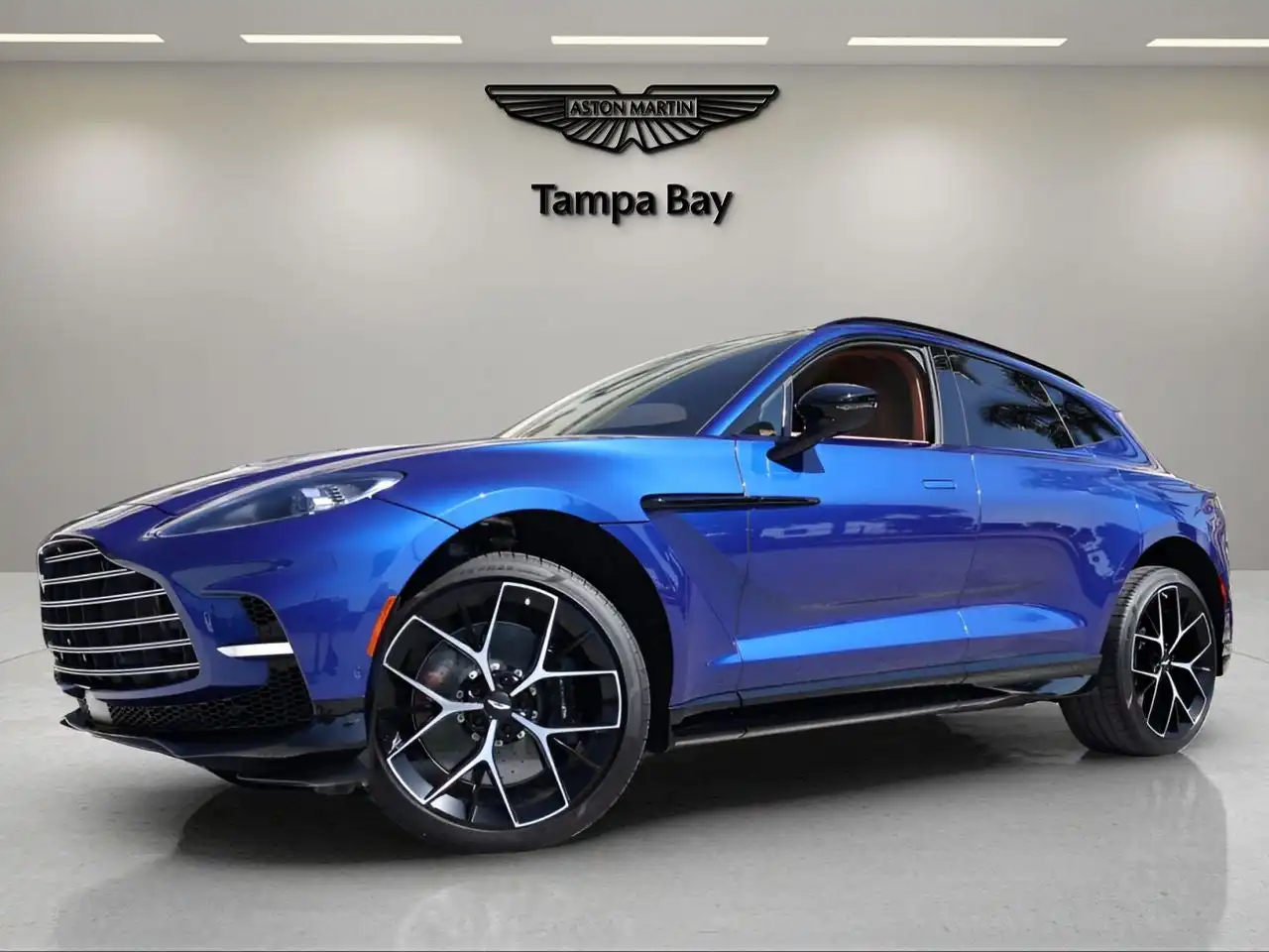 2026 Aston Martin DBX 4.0 V8 707 AWD's photo