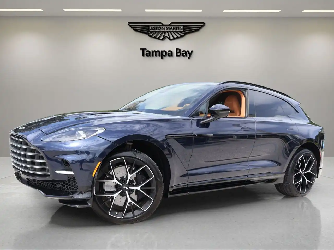 2026 Aston Martin DBX 4.0 V8 707 AWD's photo