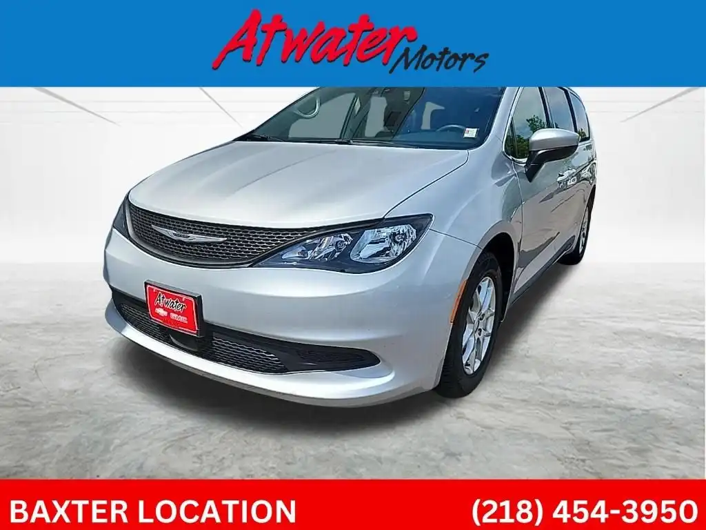 2023 Chrysler Voyager LX's photo