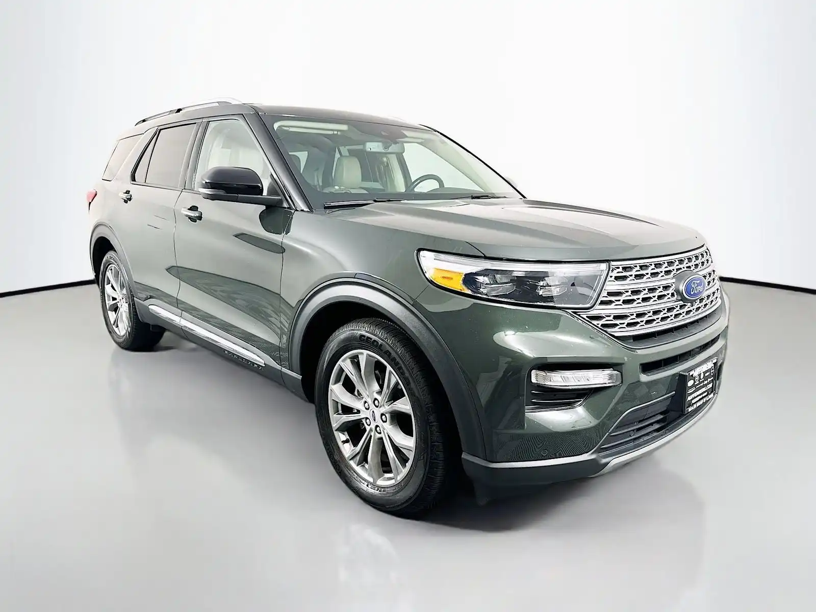 2022 Ford Explorer Limited RWD's photo