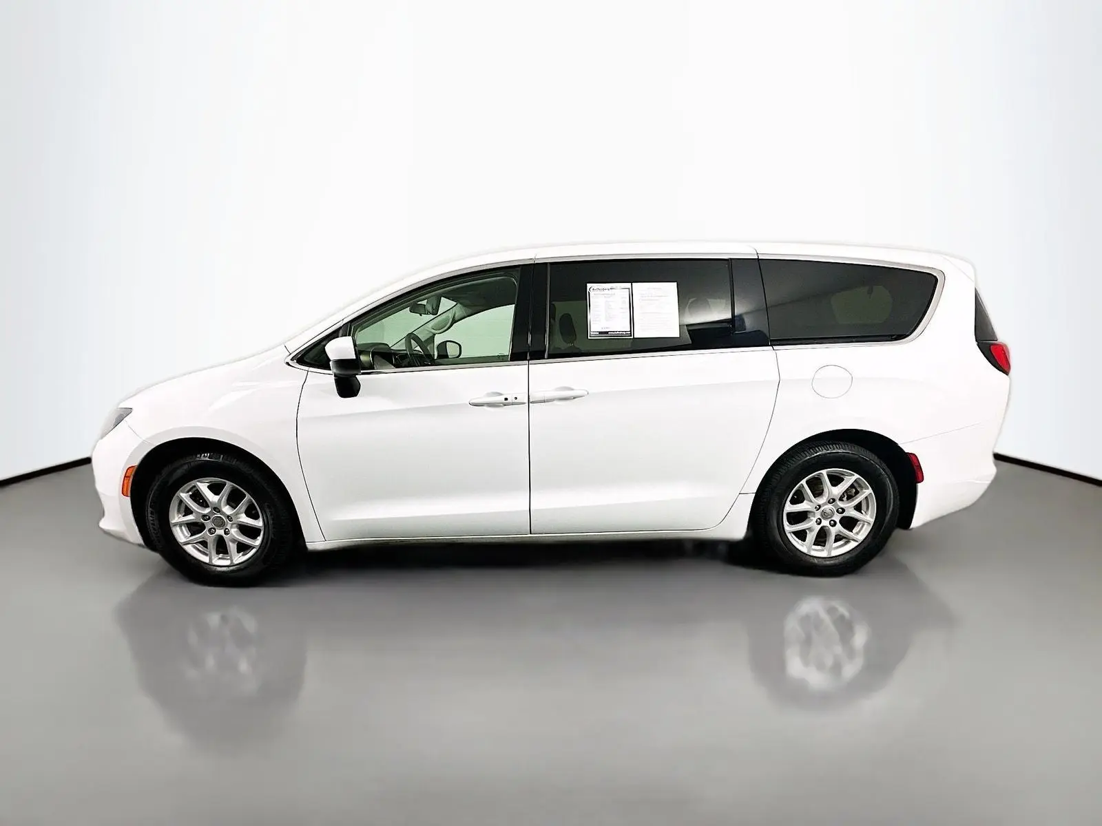 2018 Chrysler Pacifica LX photo 4