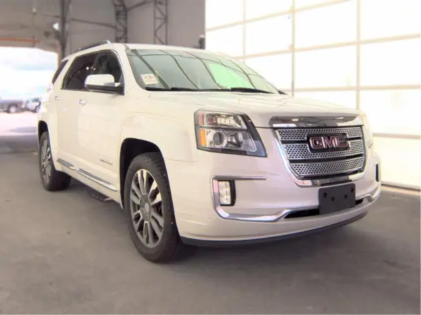 2017 GMC Terrain AWD Denali photo 3