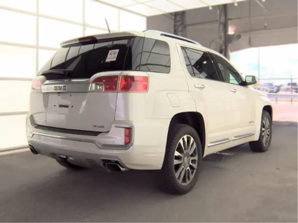 2017 GMC Terrain AWD Denali photo 4