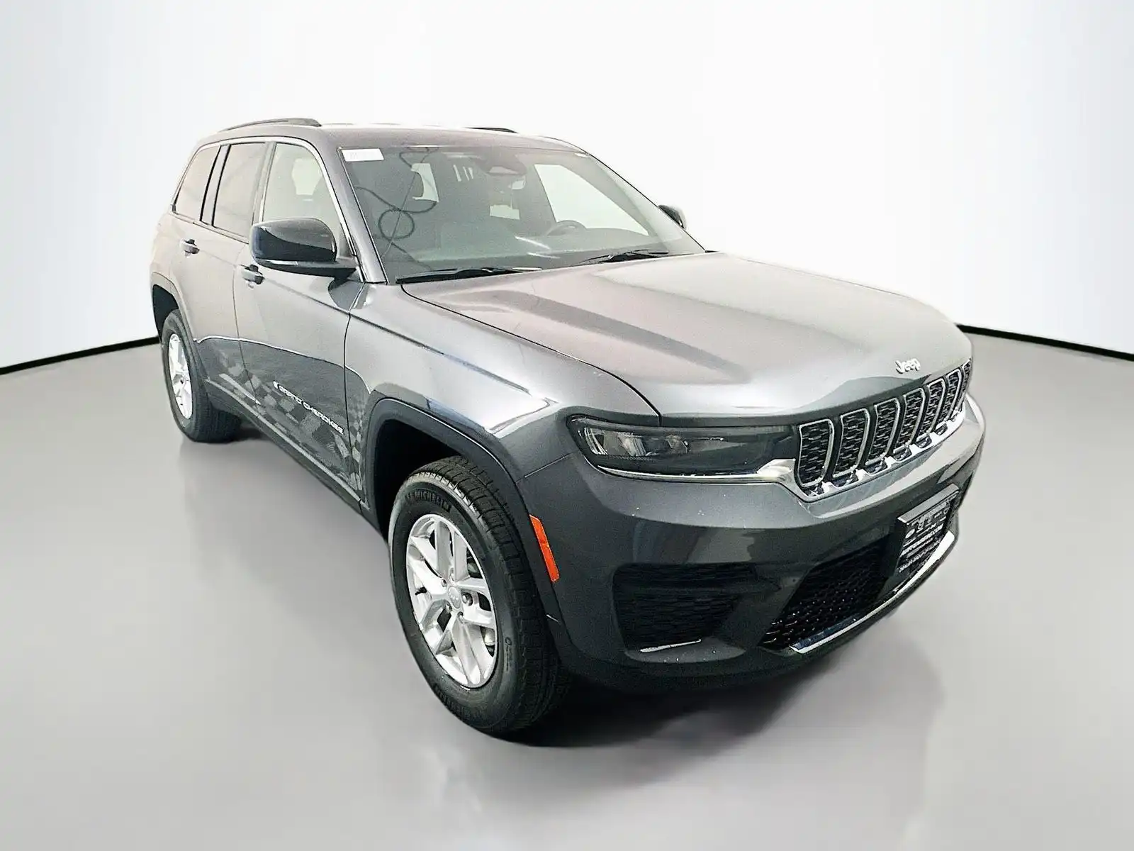 2026 Jeep Grand Cherokee Laredo 4x4's photo
