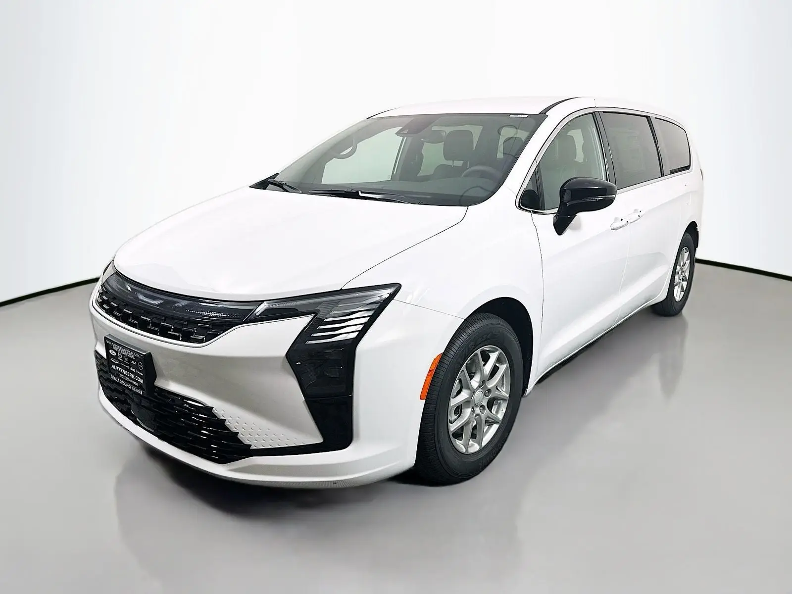2027 Chrysler Pacifica Select photo 3