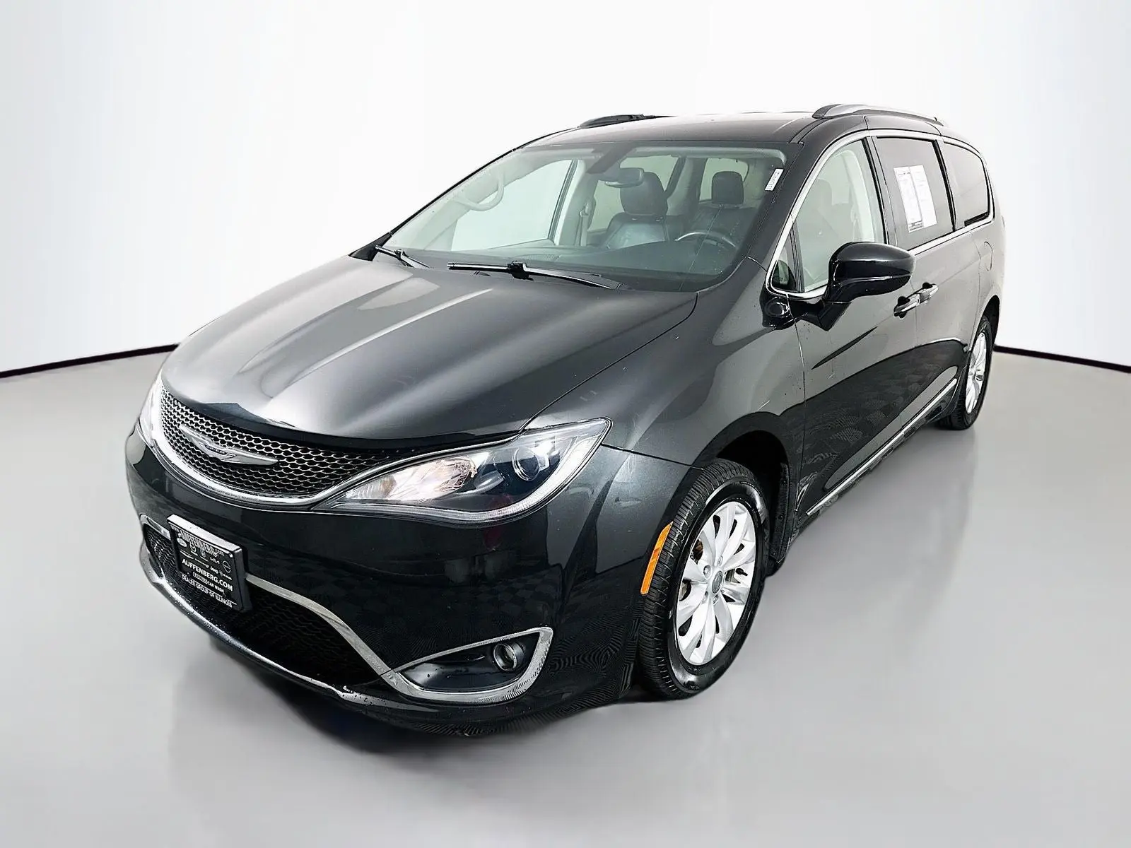 2020 Chrysler Pacifica Touring L photo 3