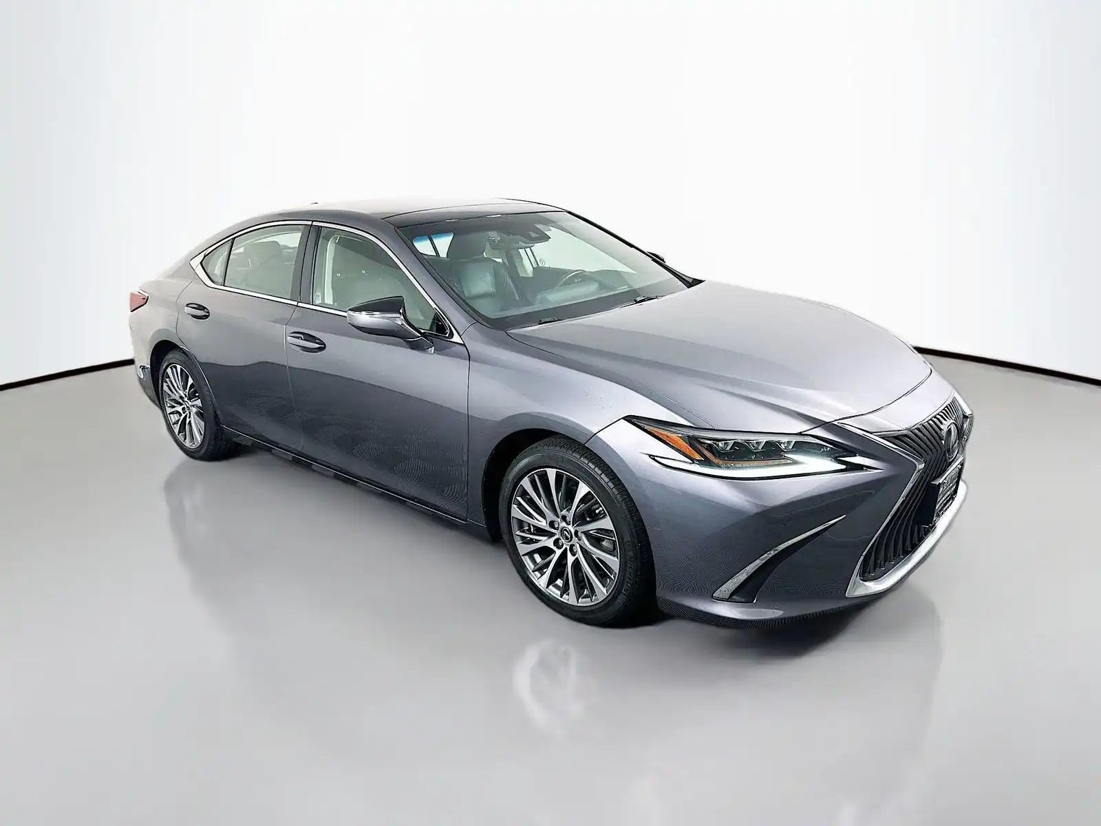 2019 Lexus ES 350 Signature's photo