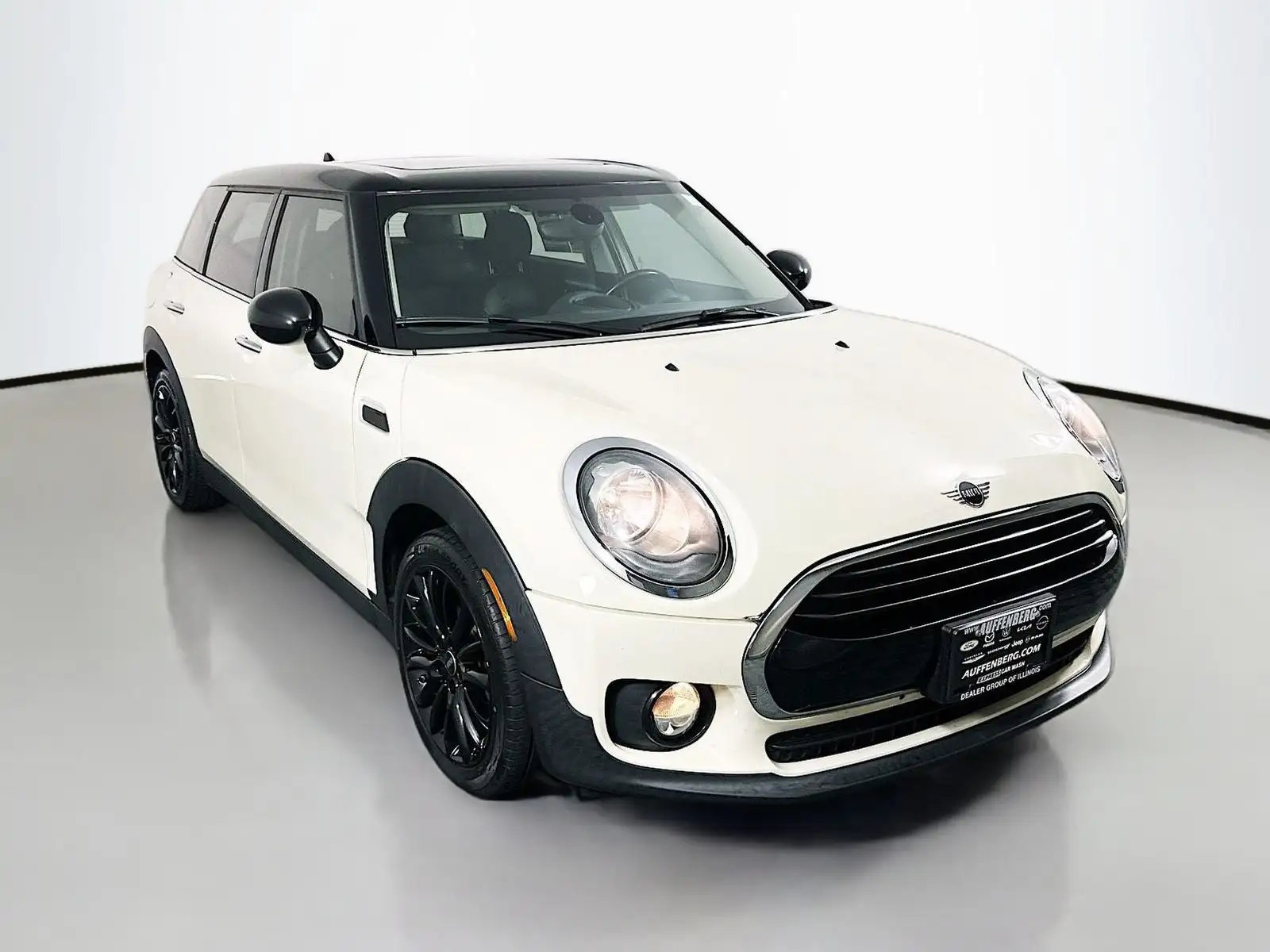 2019 MINI Clubman Cooper Signature's photo
