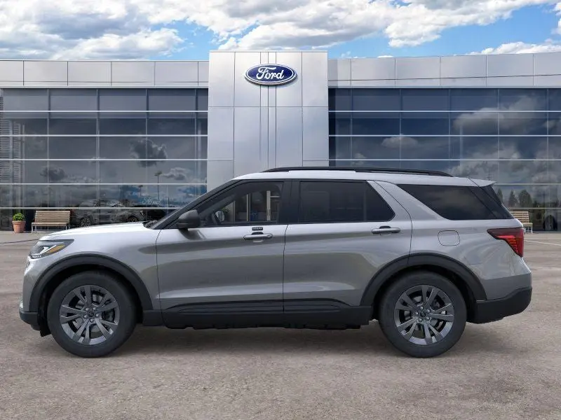 2026 Ford Explorer Active 4WD photo 3