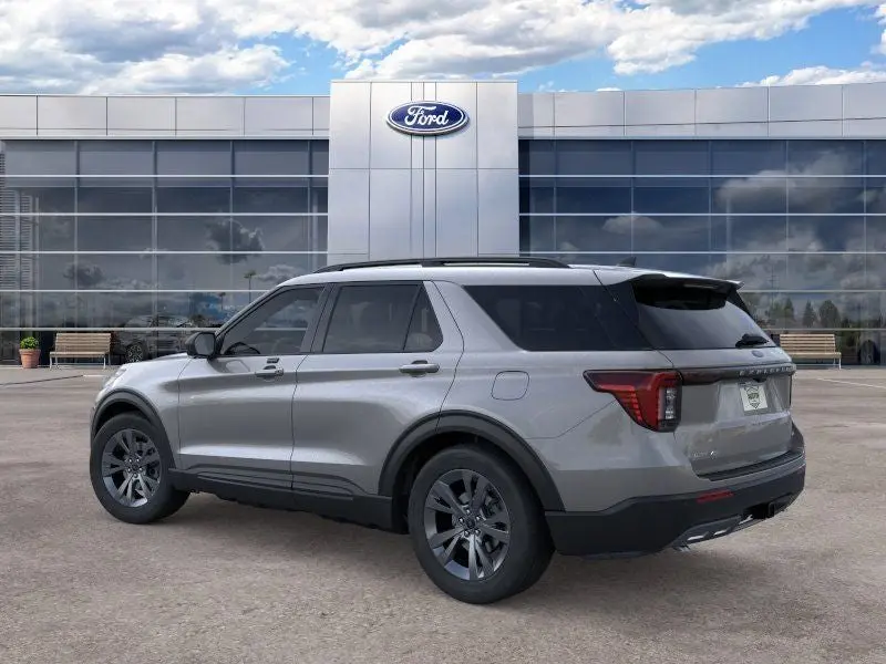 2026 Ford Explorer Active 4WD photo 4